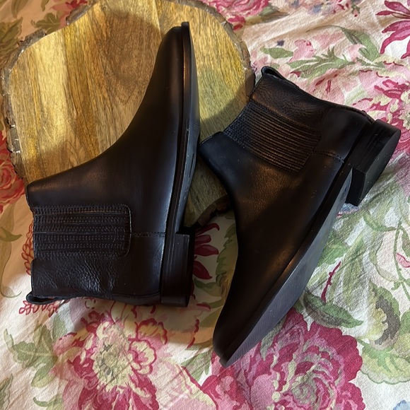 MADEWELL Size 11 Chelsea Boot Black Leather Elastic Side Gusset Pull-On Classic - Picture 2 of 16